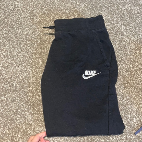 Nike joggers - Picture 1 of 2